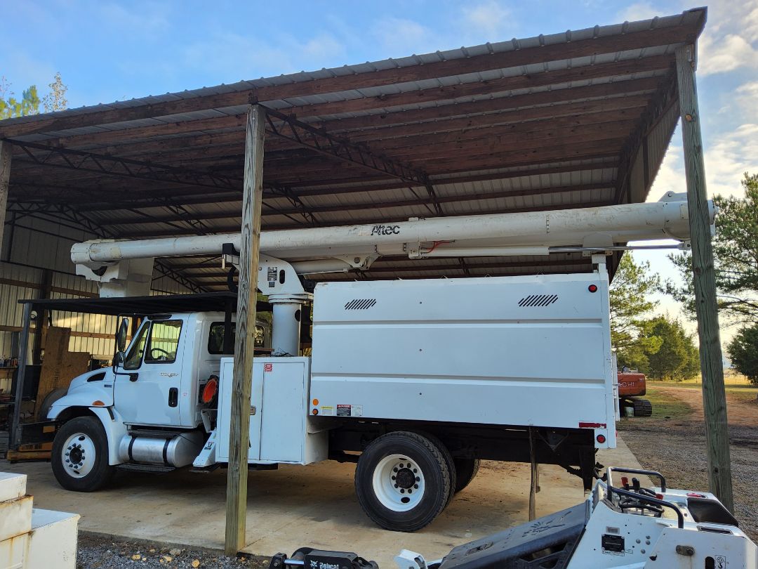 2011 ALTEC LRV 56 - Image 5